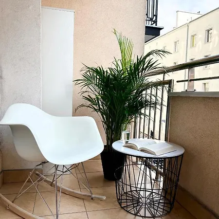 Charming In The Center