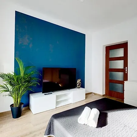 Charming In The Center *