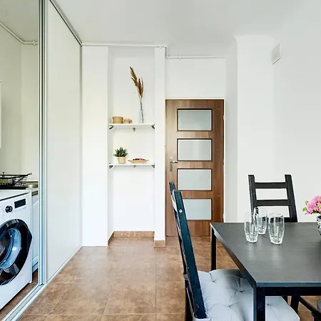 Charming In The Center *