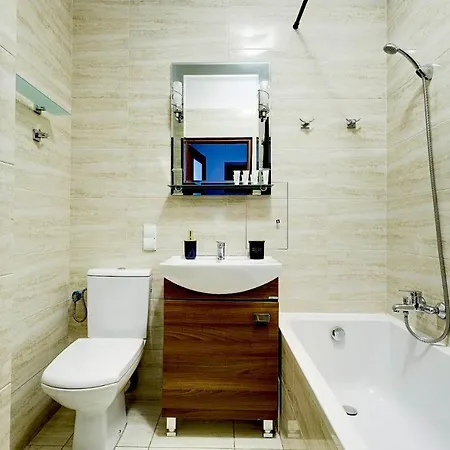 Charming In The Center * Varsó