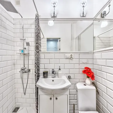 Charming In The Center *