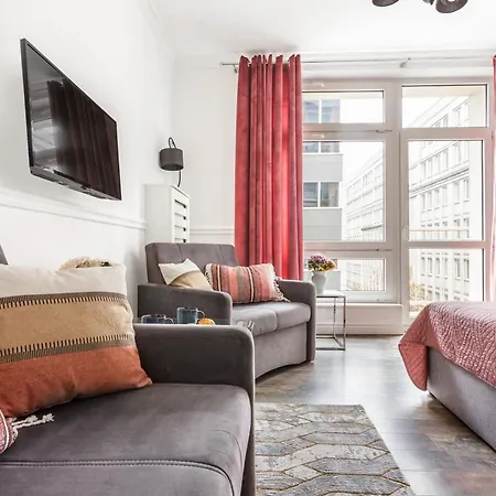 Charming In The Center Апартаменты *