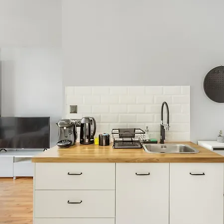 Charming In The Center Varsó