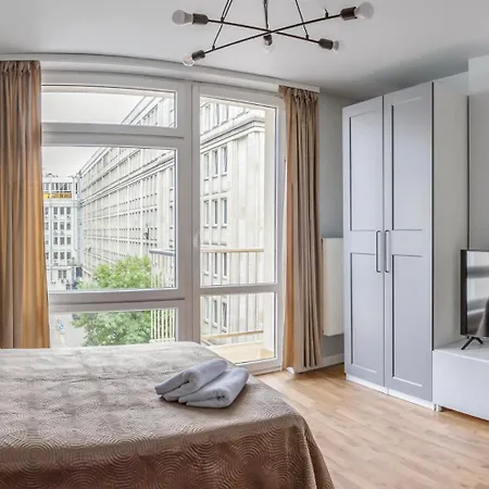 Charming In The Center Апартаменты *