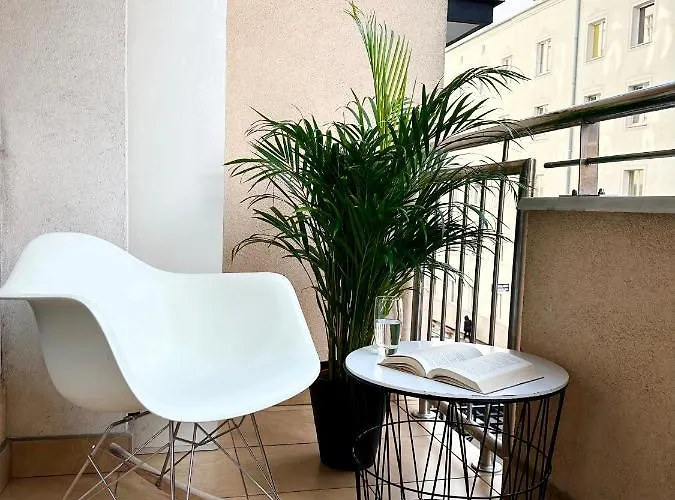 Charming In The Center