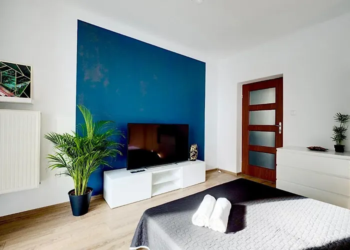 Charming In The Center *