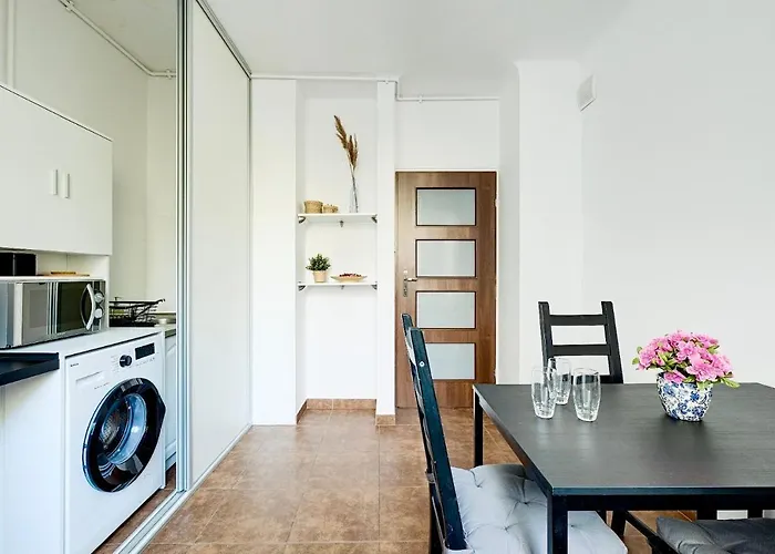 Charming In The Center *