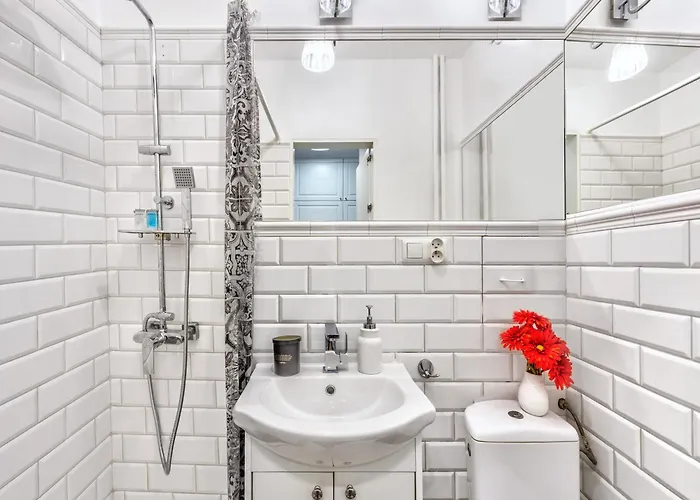 Charming In The Center *