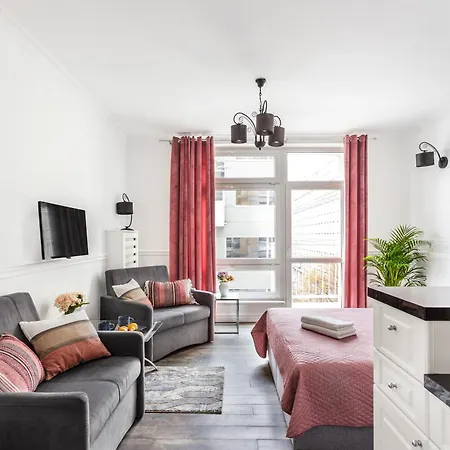 Charming In The Center 华沙